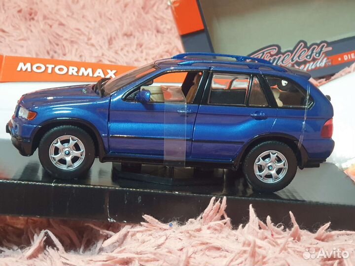 Металлическая коллекционная модель bmw x5 е53