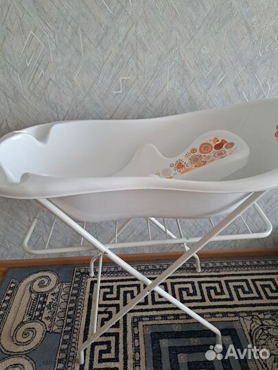 Ванночка для купания с подставкой