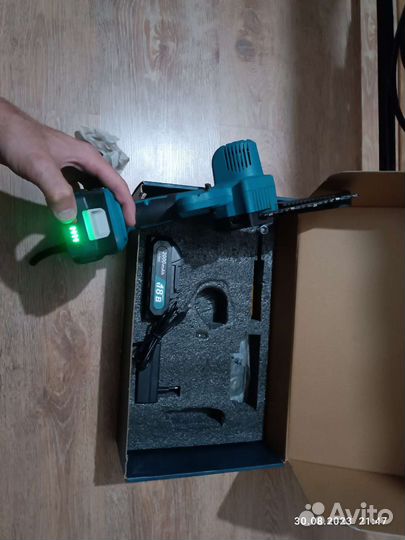 Мини пила аккумуляторная