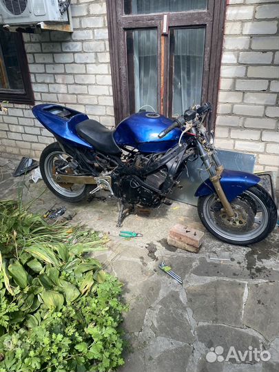 Suzuki gsx 750f katana