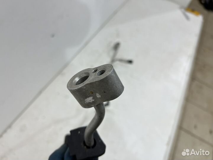 Трубка кондиционера на Volkswagen Touareg