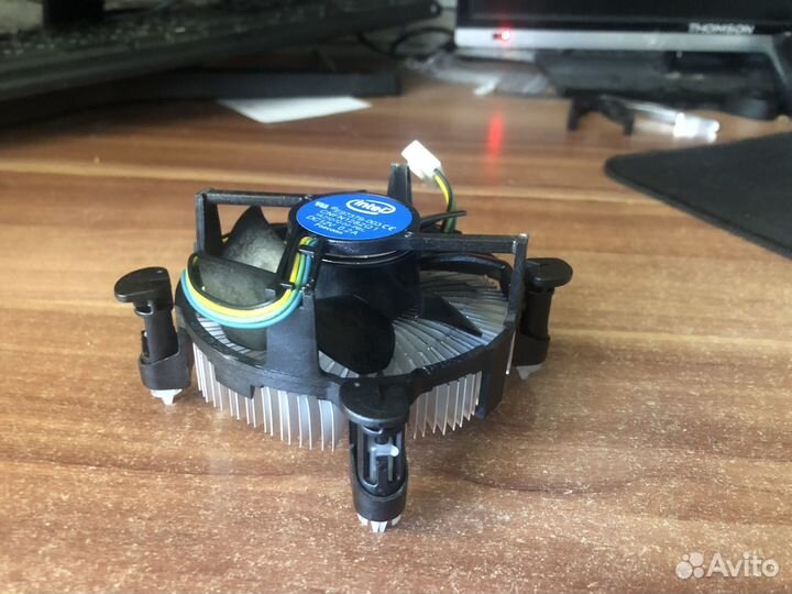 Куллер для процессора intel box