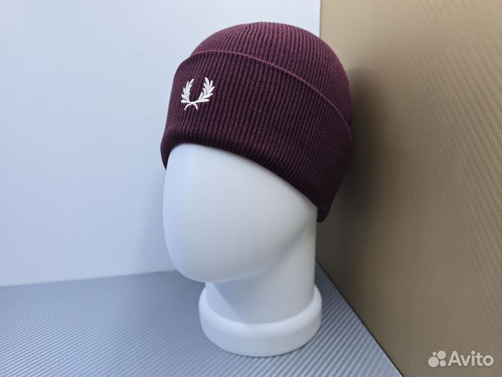 Шапка вязаная Fred Perry бордовая