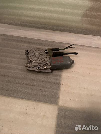 Моторчик стеклоподъемника Mercedes-Benz W140