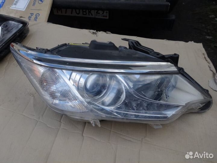 Фары передние Toyota Camry 55