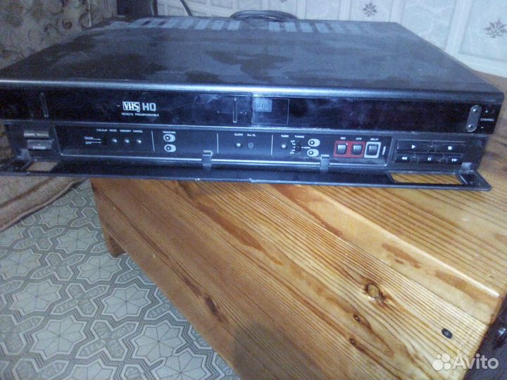 Видеомагнитофон philips