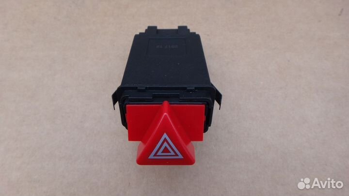 Кнопка аварийной сигнализации Ауди А6 С5