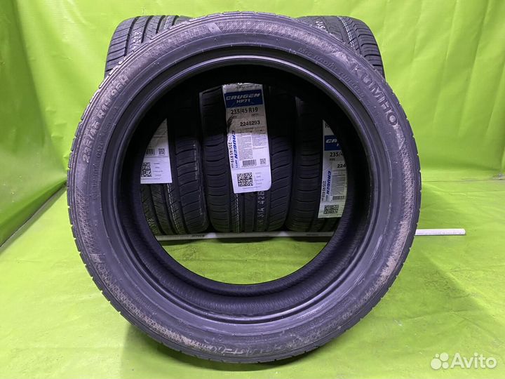 Kumho Crugen HP71 235/45 R19 95H
