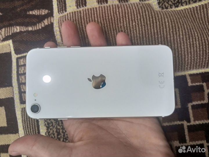 iPhone SE (2020), 64 ГБ