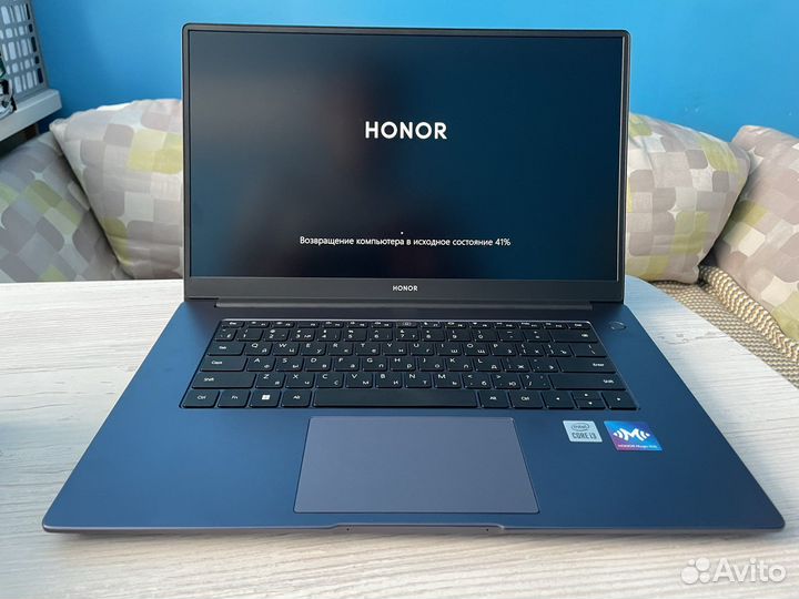 Honor MagicBook X 15 i3 4ядра/8Gb/SSD 256Gb