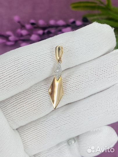 Золотая подвеска галстук