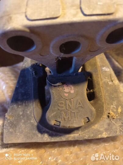 Подушка двигателя honda civic 4d