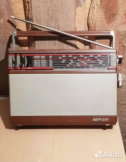 Советские Радиоприемники и Кассетные Магнитофоны