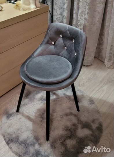 Стулья мастера и клиента