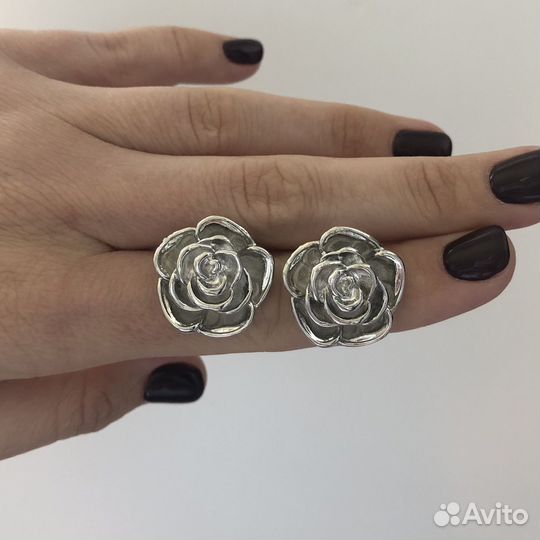 Серьги камелии стиль Chanel