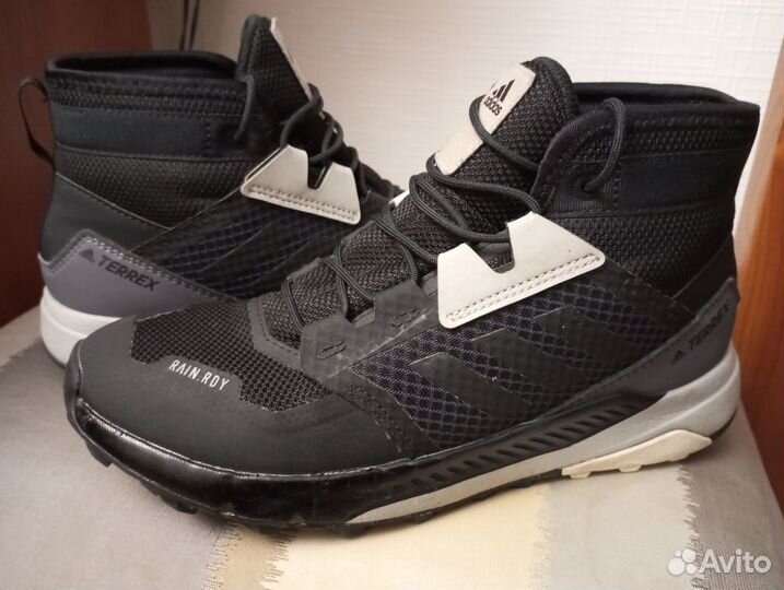 Кроссовки adidas