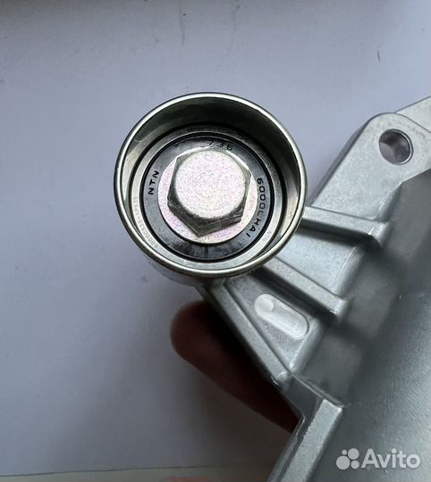 Гидронатяжитель ремня грм VAG 06B109477A