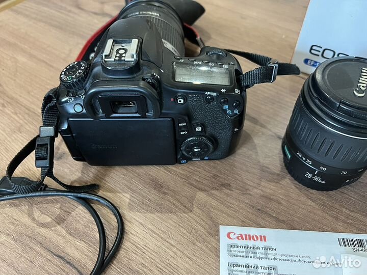 Зеркальный фотоаппарат Canon 60d