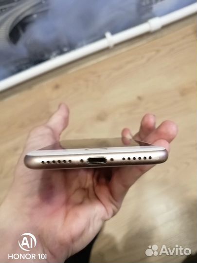 iPhone 8, 64 ГБ