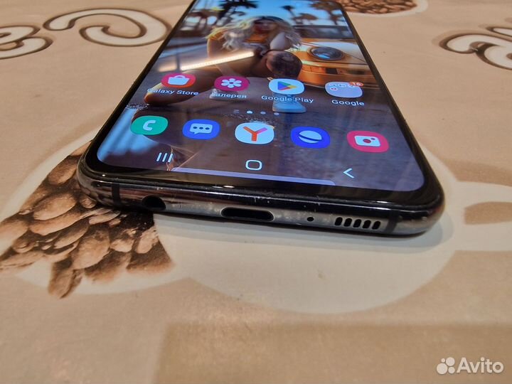 Samsung Galaxy S10e, 8/128 ГБ