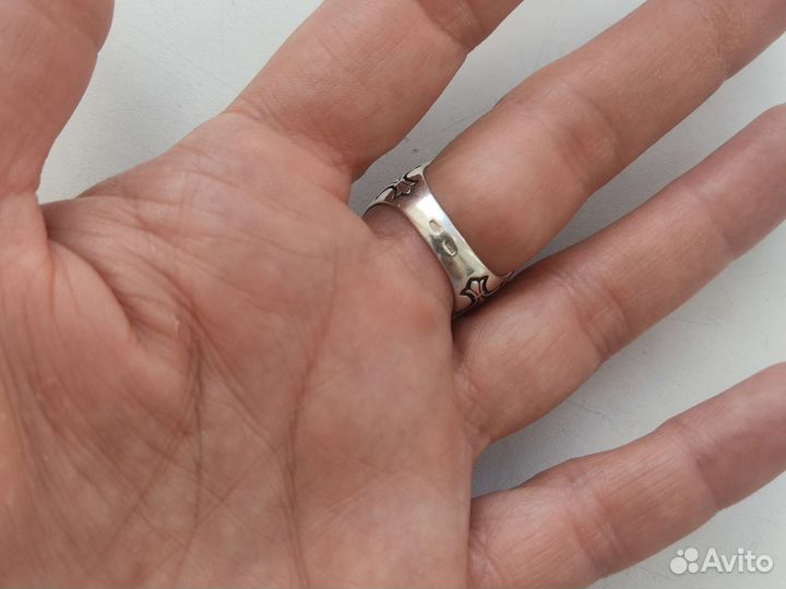 Серебряное кольцо