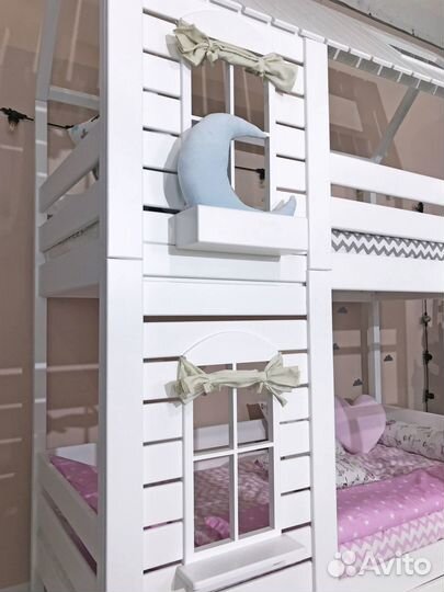 Детская двухъярусная кровать