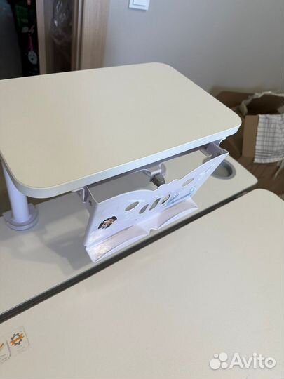 Школьная парта и стул