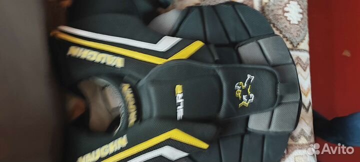 Нагрудник хоккейный вратарский