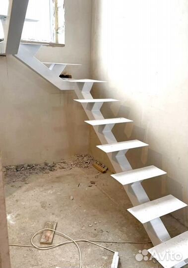 Металлические каркасы для лестниц