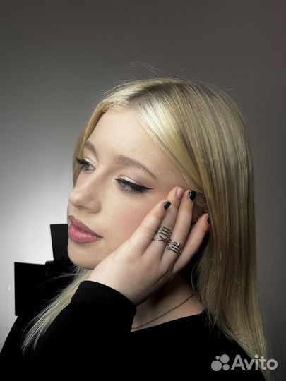 Модель на макияж