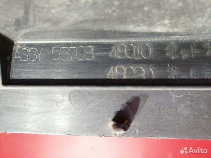 Решетка стеклоочистителя\Жабо Lexus Rx