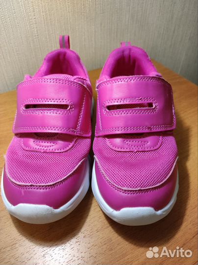 Кроссовки для девочки