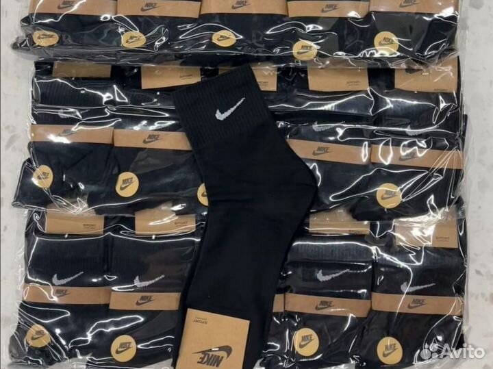 Высокие носки Nike белые чёрные