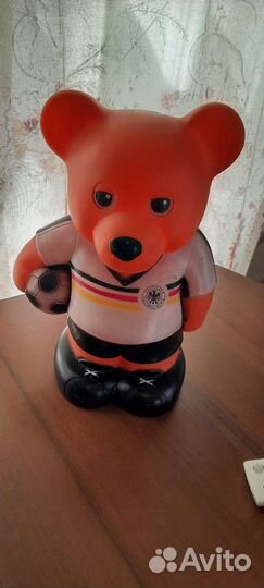 Медведь футболист большой пластик
