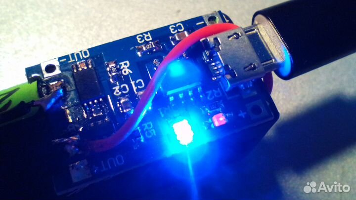 Зарядка для литий-ионных аккумуляторов 18650