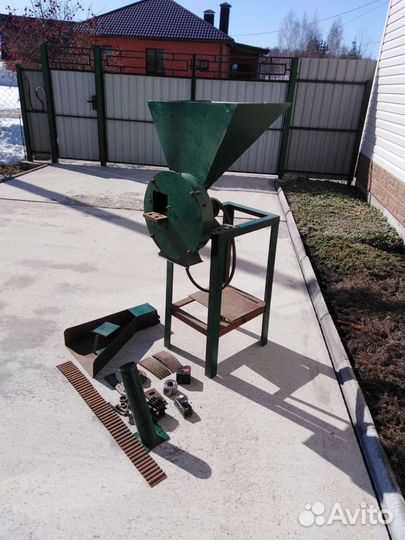 Универсальный многофункциональный кормоизмельчител