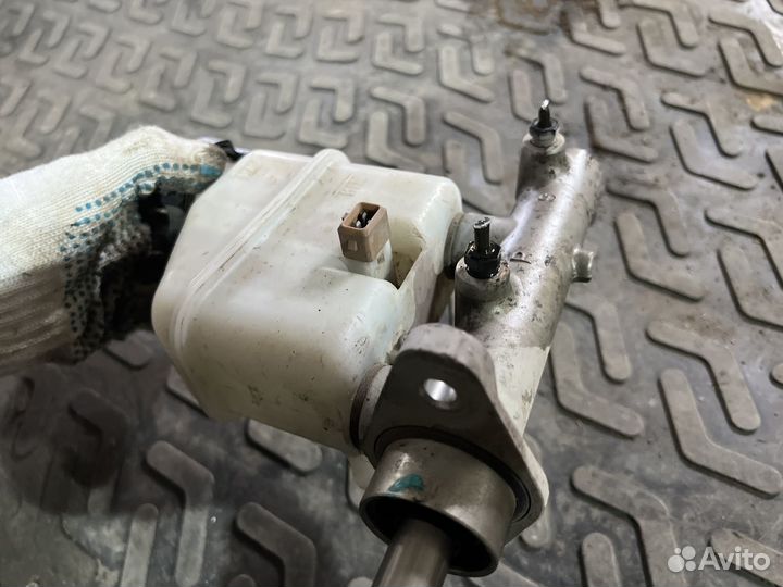 Главный тормозной цилиндр Hyundai Elantra HD