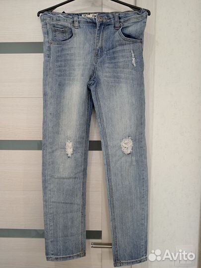 Одежда для девочки пакетом 134-140