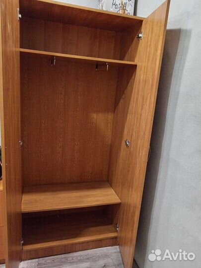 Шкаф
