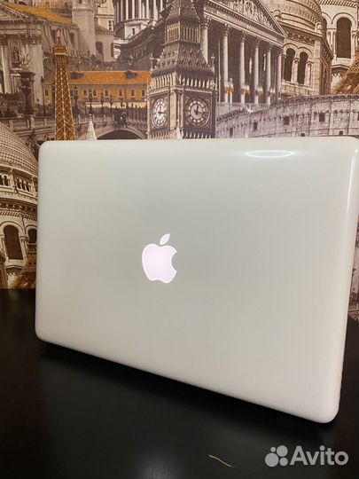 Apple MacBook 2010