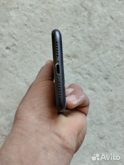 Телефон iPhone 11 128 gb