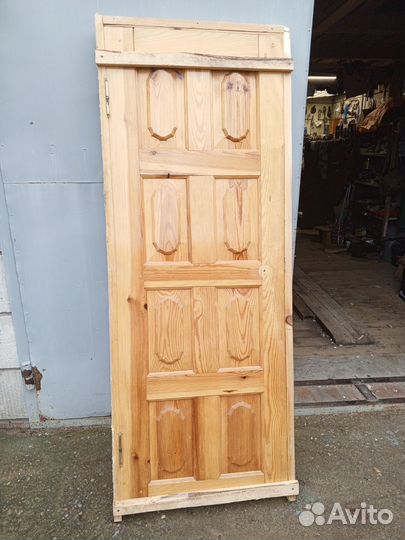 Двери из массива сосны