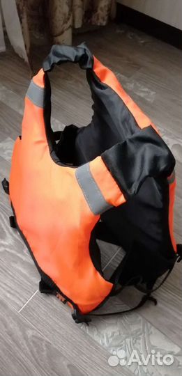 Спасательный жилет