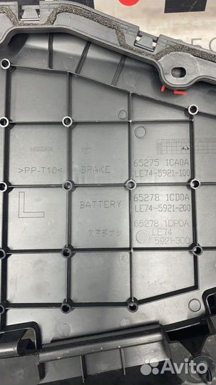 Крышка двигателя передняя левая Infiniti Fx35 S51