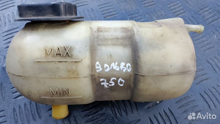 Расширительный бачок Вольво 760