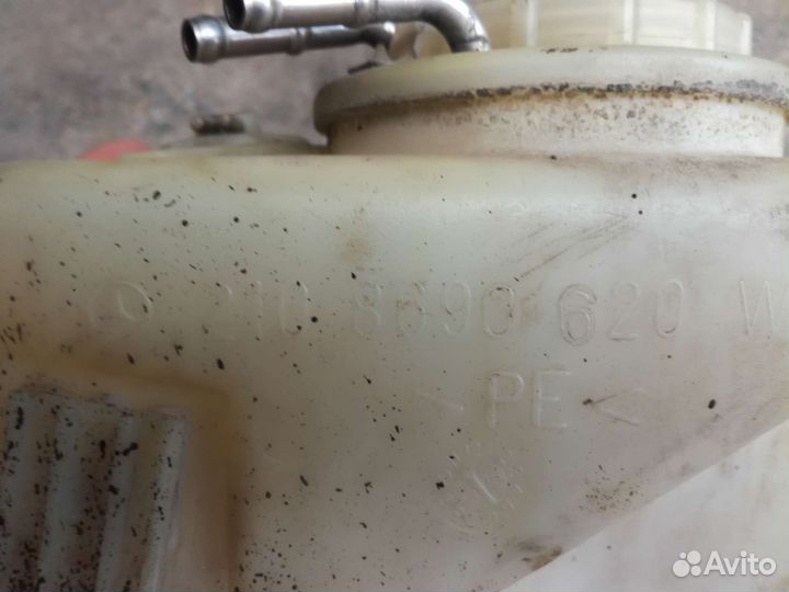 Бачек омывателя mercedes w210