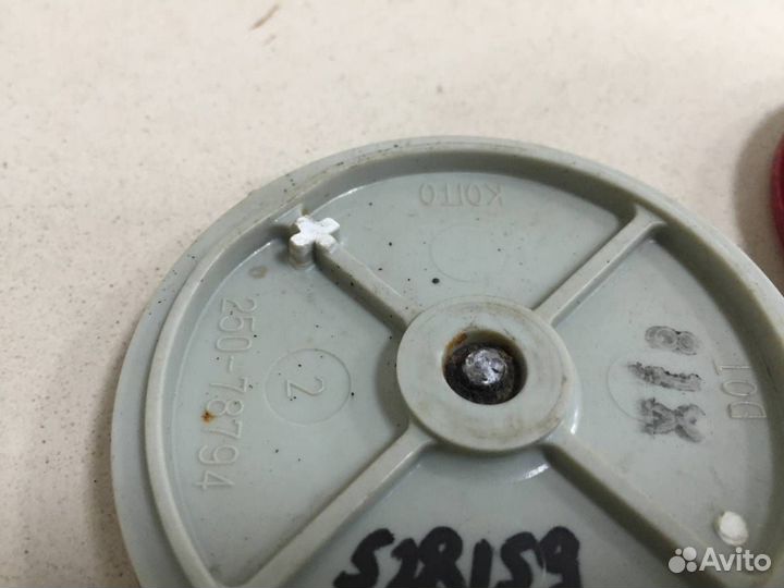 Отражатель задний Toyota Corolla E150 2006-2013