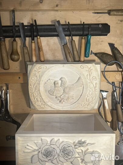 Резные картины из дерева