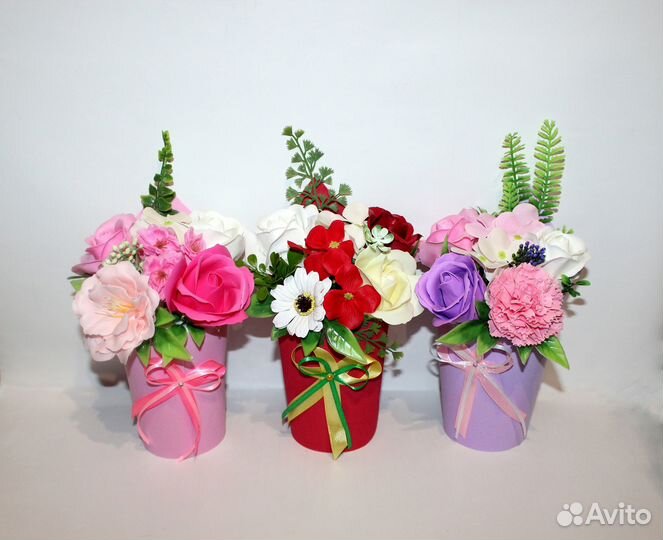 Композиции из мыльных роз в стаканчиках