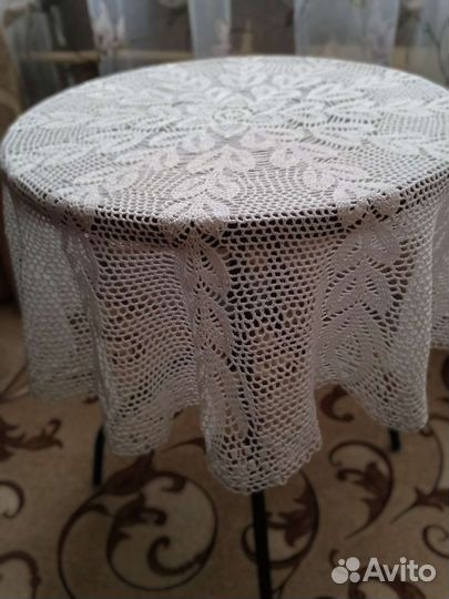 Скатерть ручной вязки